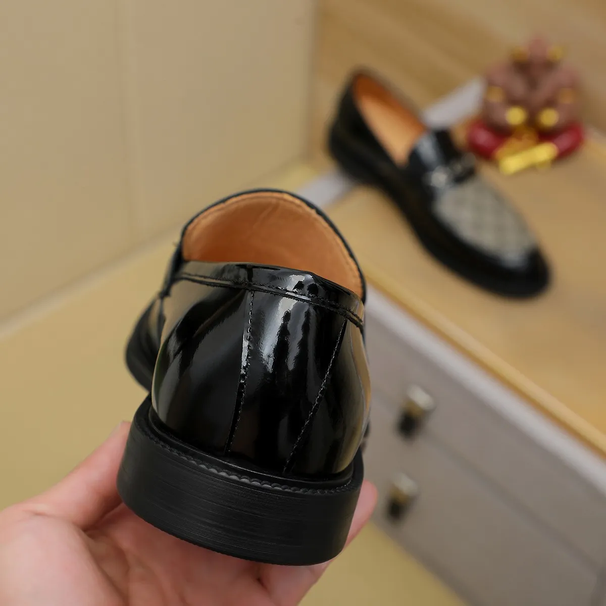Men's shoes 💰460 💰💰Gucci official website men's business formal leather shoes update💥Hong Kong counters synchronize new styles💥completely one to one replica shipment👍zero difference in counter quality 0⃣️all made of imported first-layer cowhide on the outside with original hardware buckles➕water-dyed🐂leather lining production, color, code matching 39-44 (customized at 38.45.46)……